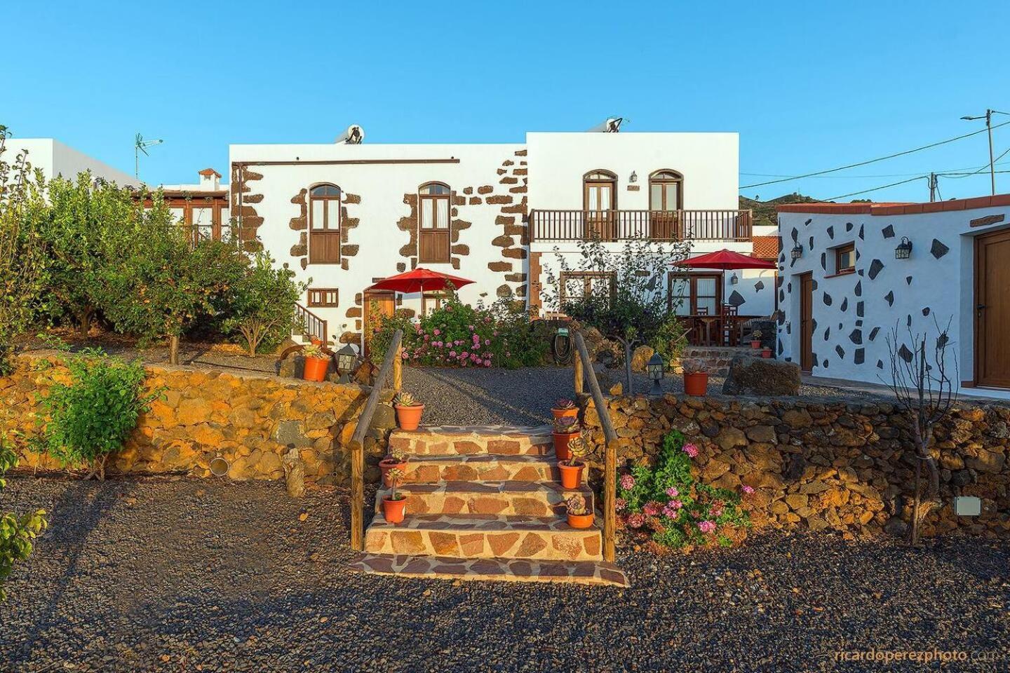 Las Casas Del Abuelito Julian & La Abuela Leonor Исора Экстерьер фото