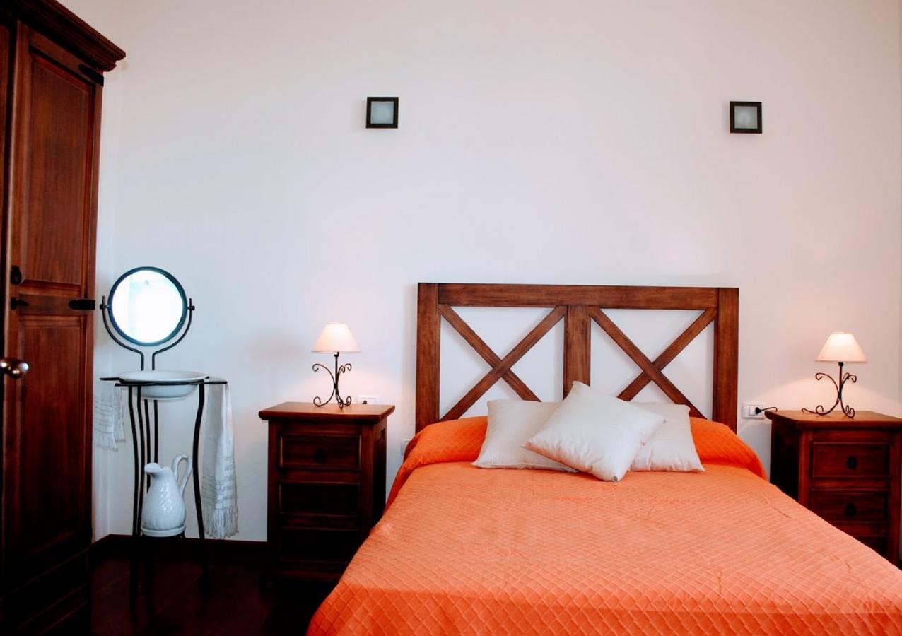 Las Casas Del Abuelito Julian & La Abuela Leonor Исора Экстерьер фото
